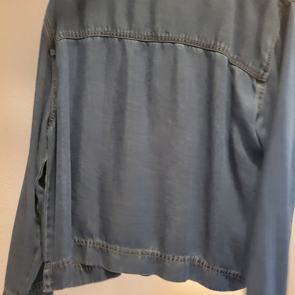 Women's jacket - Picture 2 of 2